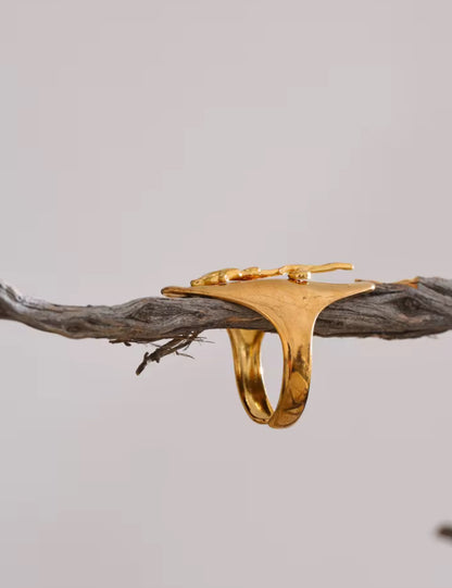 18K gold flower ring for women – one size fits all, stainless steel design.