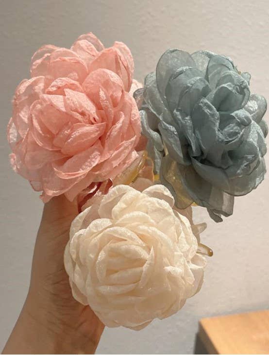 ROSE PETAL SHEER FABRIC HAIR CLAW CLIPS | 40H622: OFF WHITE