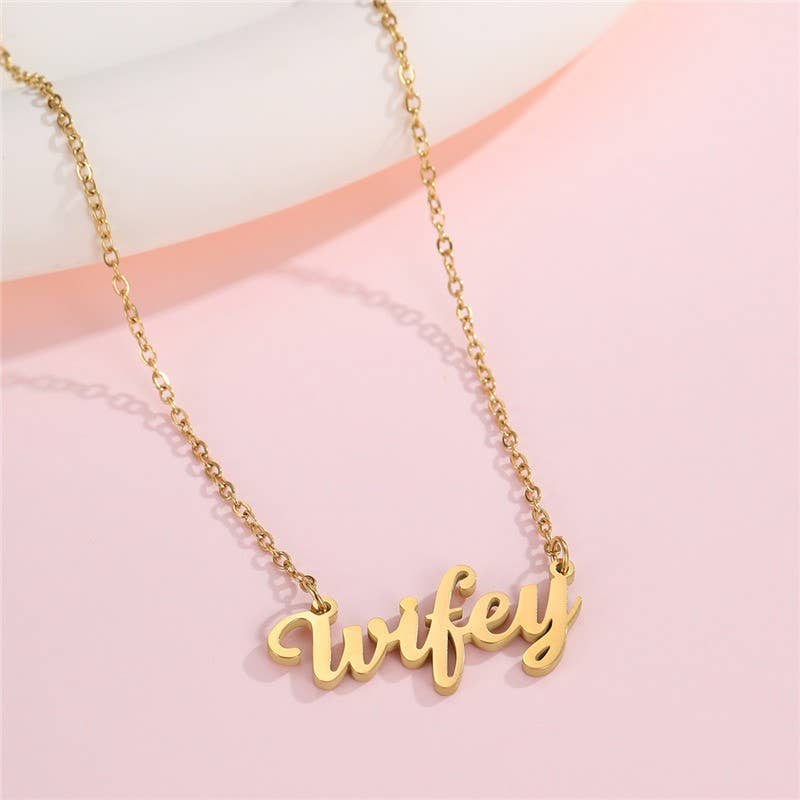 Mama Nana Pendant Necklace | 40NK9713: WIFEY